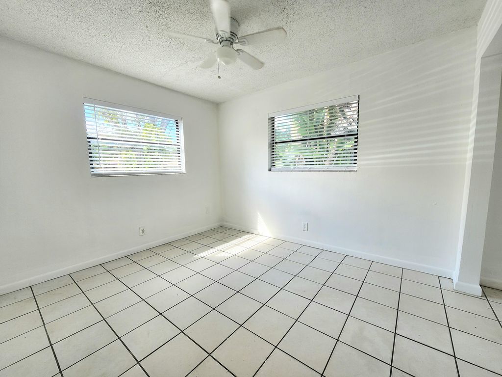 215 SW 1st Ct #1-2, photo 7