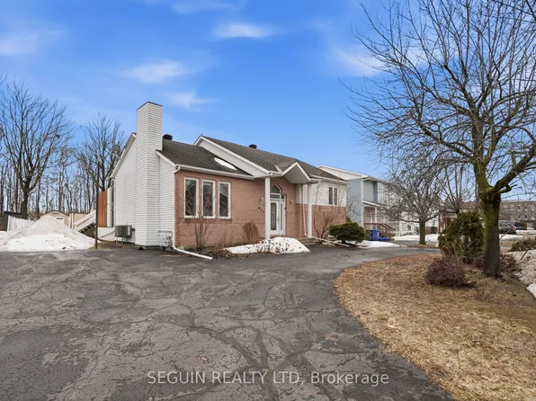 650 Berthiaume St, Hawkesbury, ON K6A 3M1