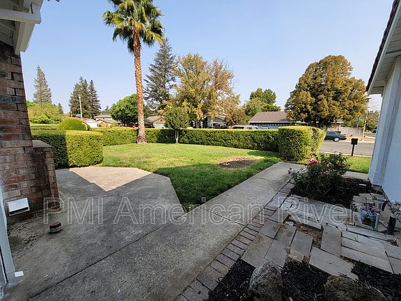 3rd image of 916 Green Moss Dr