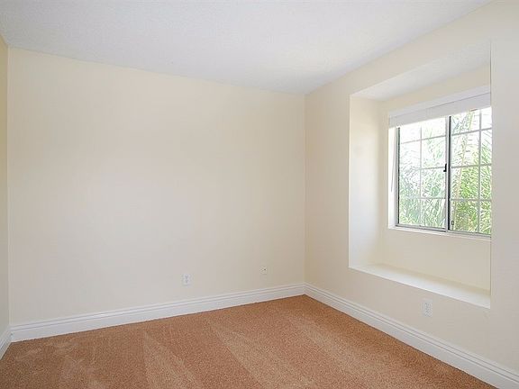 5th image of 25224 Dana Ln
