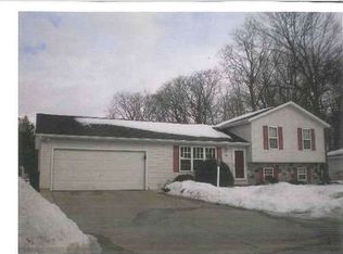 2201 Homeacres Dr, Goshen, IN 46526