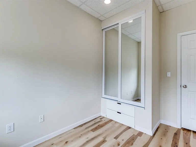202 W Jefferson St #100 — Photo 7