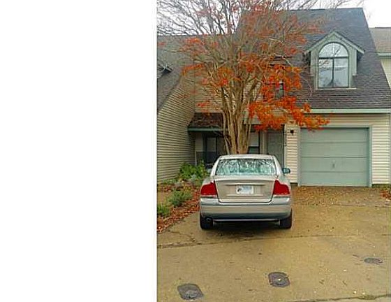 3rd image of 4703 Woodglen Ct