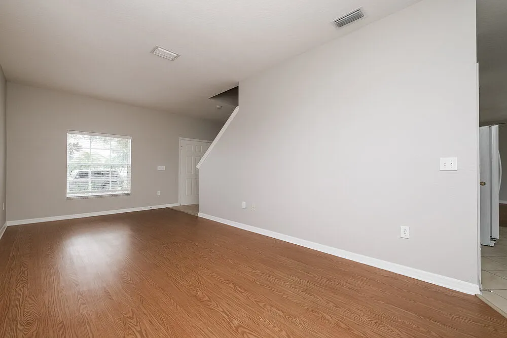 4 bed, 2.5 bath, 2482 sqft, $2,825 — Photo 4