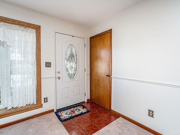 3rd image of 6 Mansion House Ct