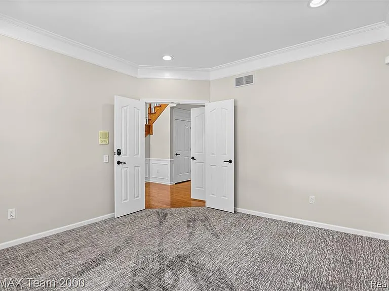 1248 Lasalle Rd — Photo 41