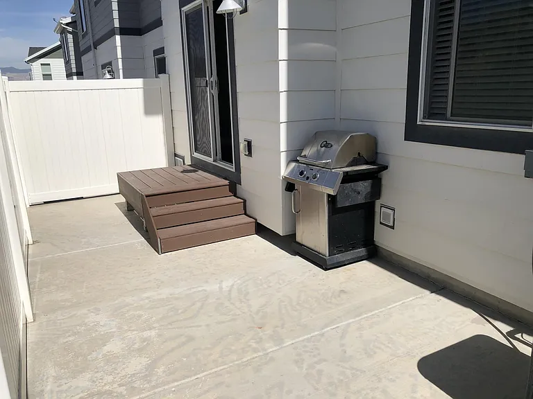 741 W Gallant Dr — Photo 29