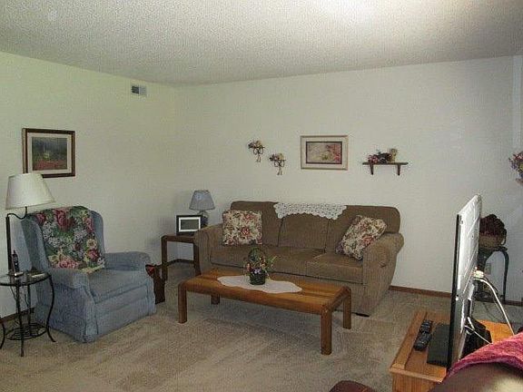 4th image of 36 Citadel Dr