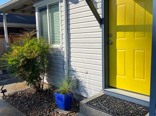 6703-6705 Mount Tacoma Dr SW, Lakewood, WA 98499