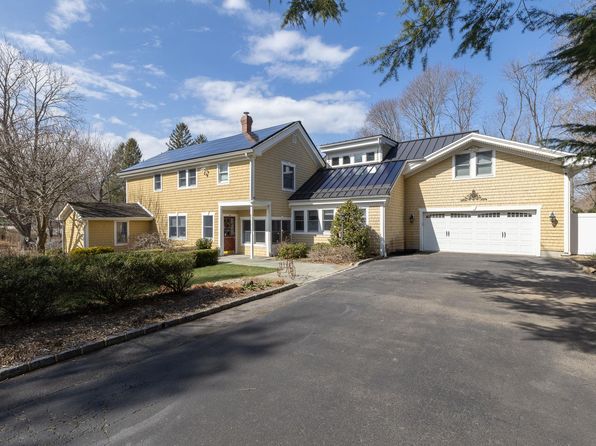 67 Gnarled Hollow Road, Setauket, NY 11733