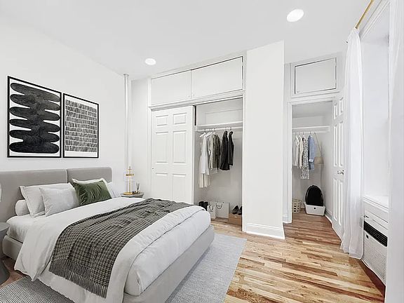 3rd image of 139 E 13th St APT 3B