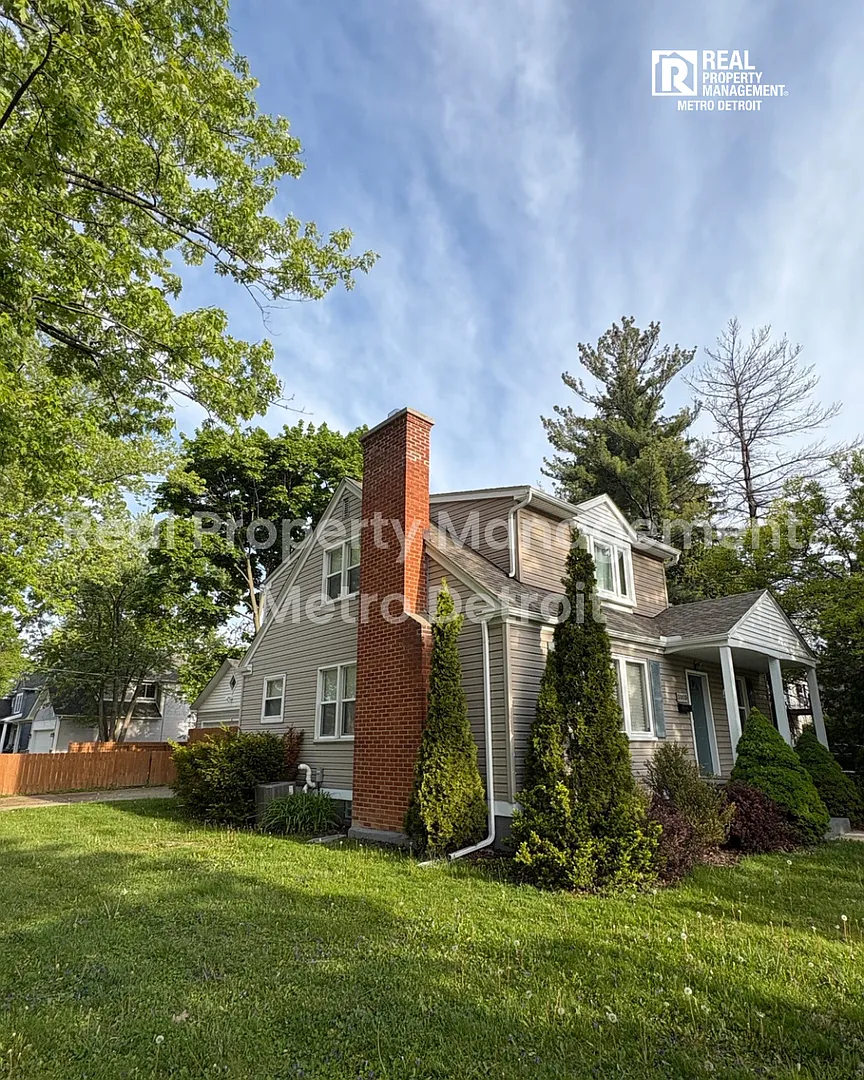 Building Photo - 3003 Garden Ave