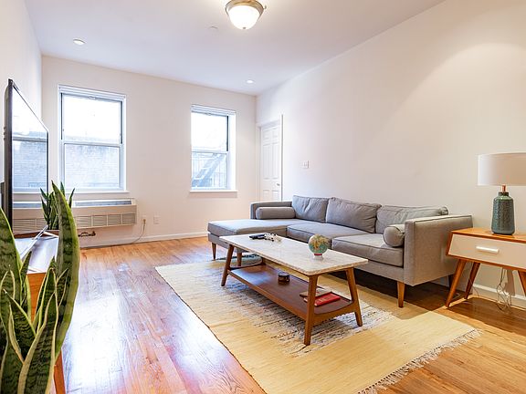 4th image of 35 Essex St #6A