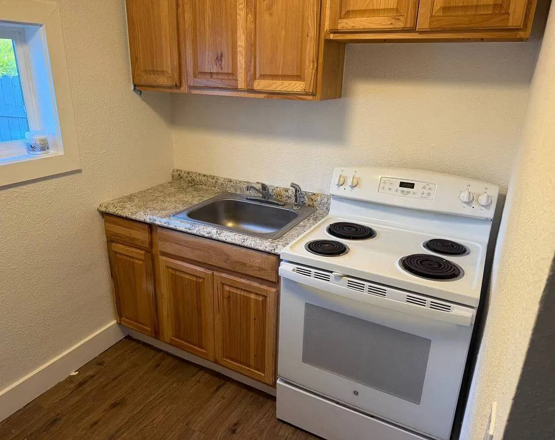 1 bed, 1.0 bath, 600 sqft, $850 — Photo 1