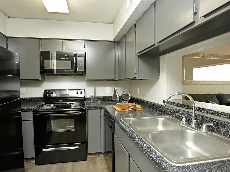 Kingston Port Apartments — Photo 5