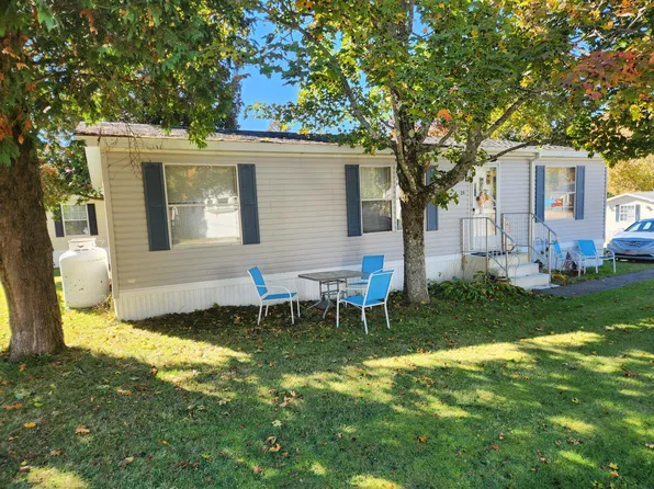 28 Pinehill MHP Road #28, Berwick, ME 03901