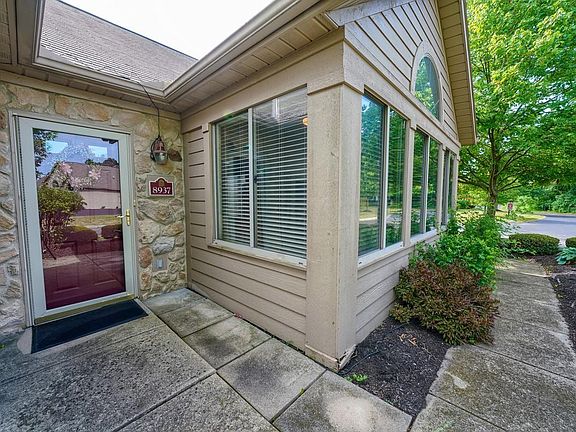 3rd image of 8937 Linksway Dr