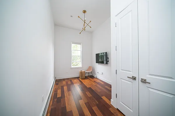 Rented by Compass | media 19