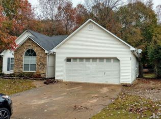 609 Magnolia Dr, Loganville, GA 30052