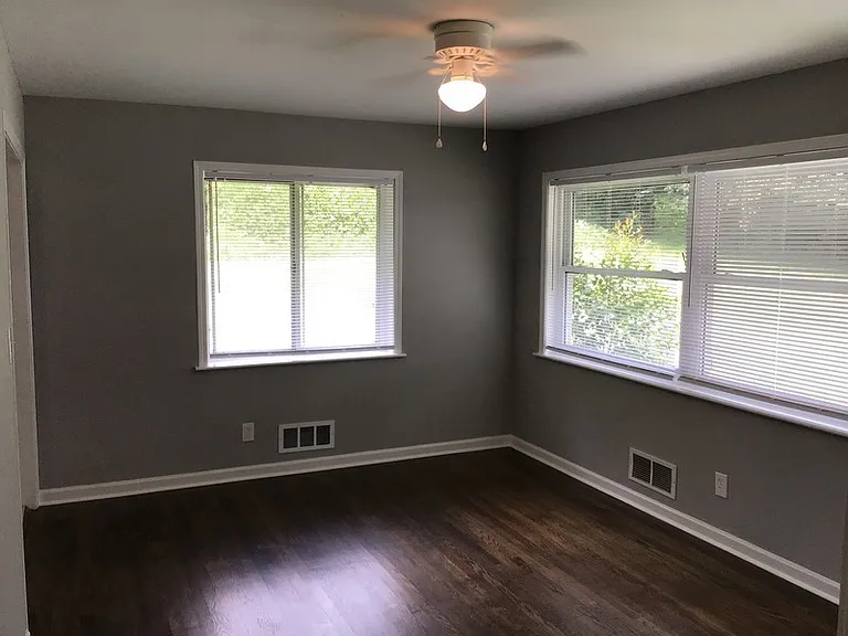 1907 Lyle Ave — Photo 5