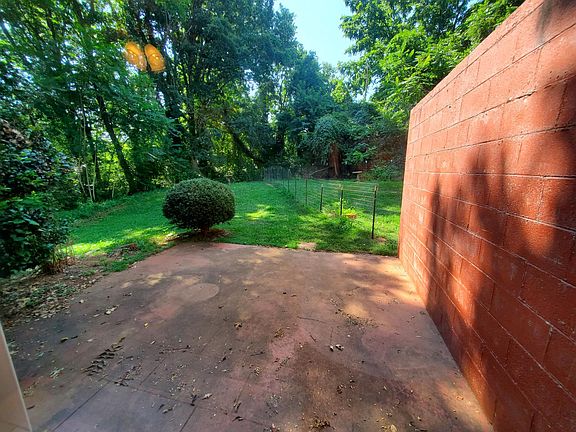 5th image of 2805 Linkhorne Dr #A