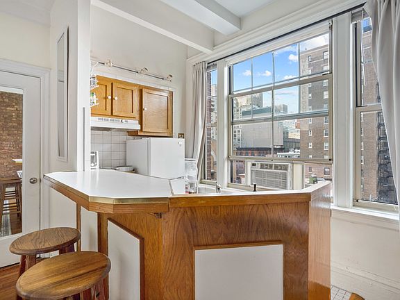 2nd image of 170 W 74th St APT 703