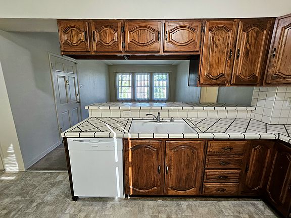 5th image of 1042 1/2 W Glenoaks Blvd
