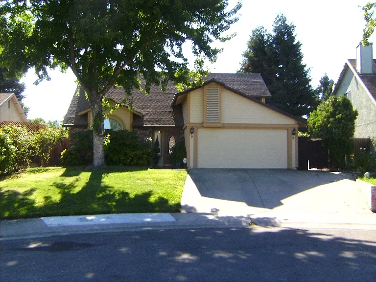 9 Gertz Ct photo 1