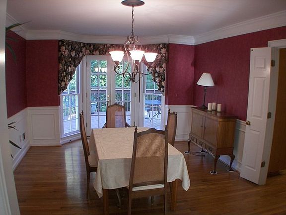2nd image of 305 Hepplewhite Dr