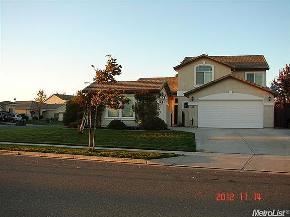 2nd image of 3350 Poppy St