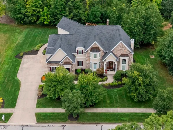 7630 Capilano Dr, Solon, OH 44139