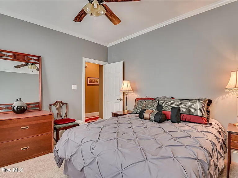 1622 Jamestown Ave — Photo 37