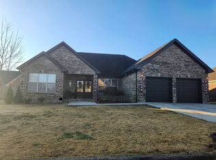 99 Cottonwood Dr, Muscle Shoals, AL 35661