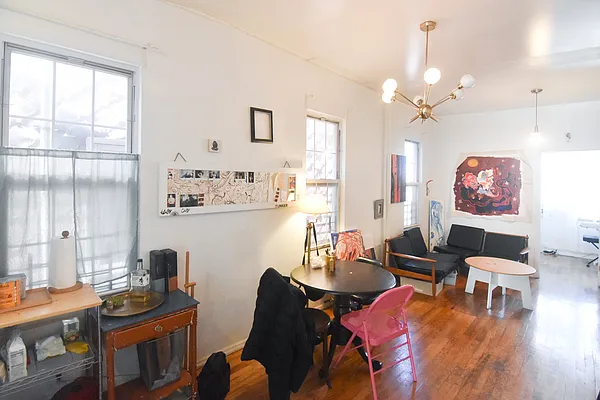 Rented by The Agency | media 2