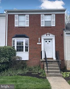 208 Fairfield Dr, Warrenton, VA, 20186