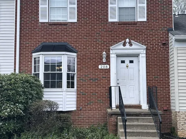 208 Fairfield Dr, Warrenton, VA 20186