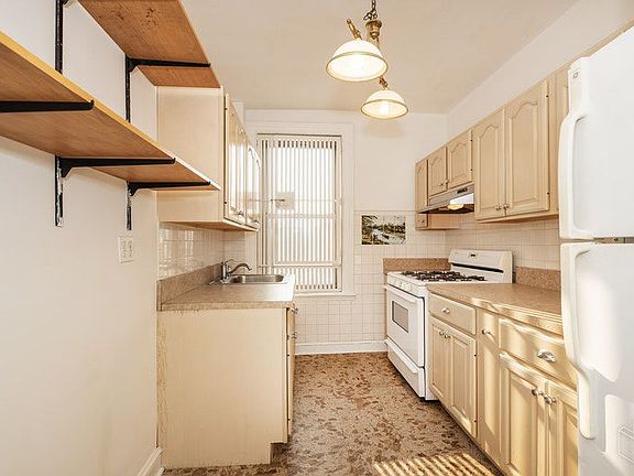 3rd image of 4518 39th Pl APT 2B
