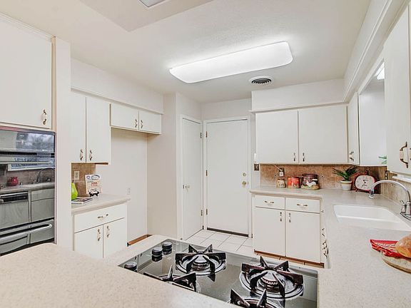 4th image of 1806 Sabine Ct