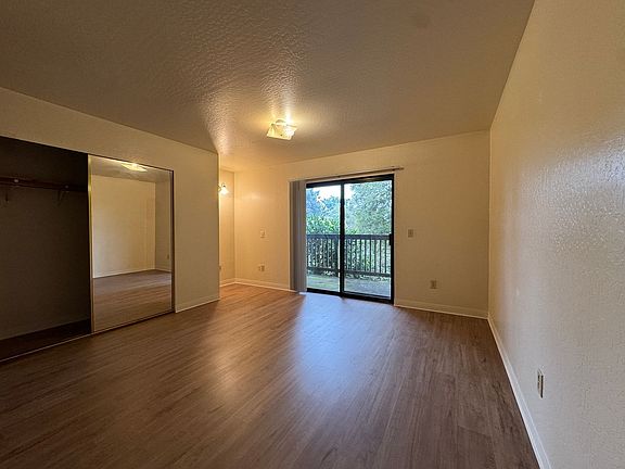 5th image of 1275 Searles St #2