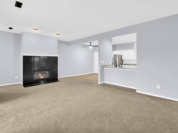 5th image of W241N2573 E Parkway Meadow Cir