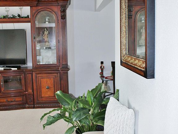 5th image of 129 Oakmont Dr