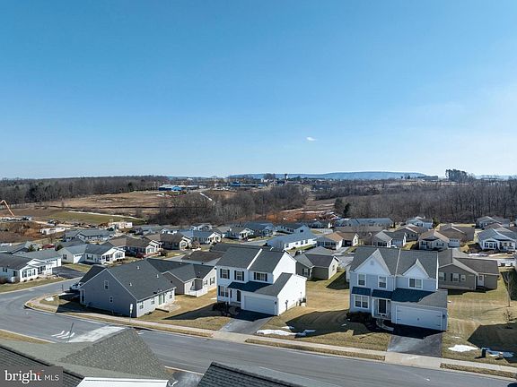 3rd image of 273 Fawn Valley Rd