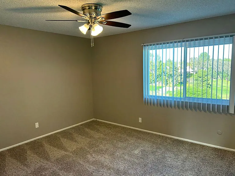 Mountain View Apartments — Photo 7