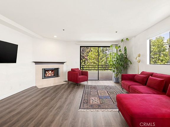 4th image of 1128 Cardiff Ave