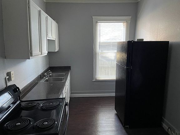 2nd image of 39 N Merton St