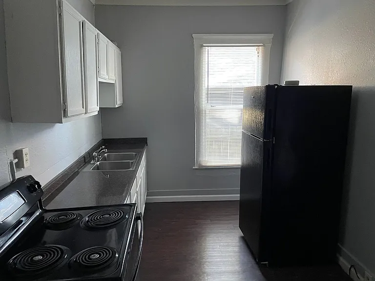 39 N Merton St — Photo 2