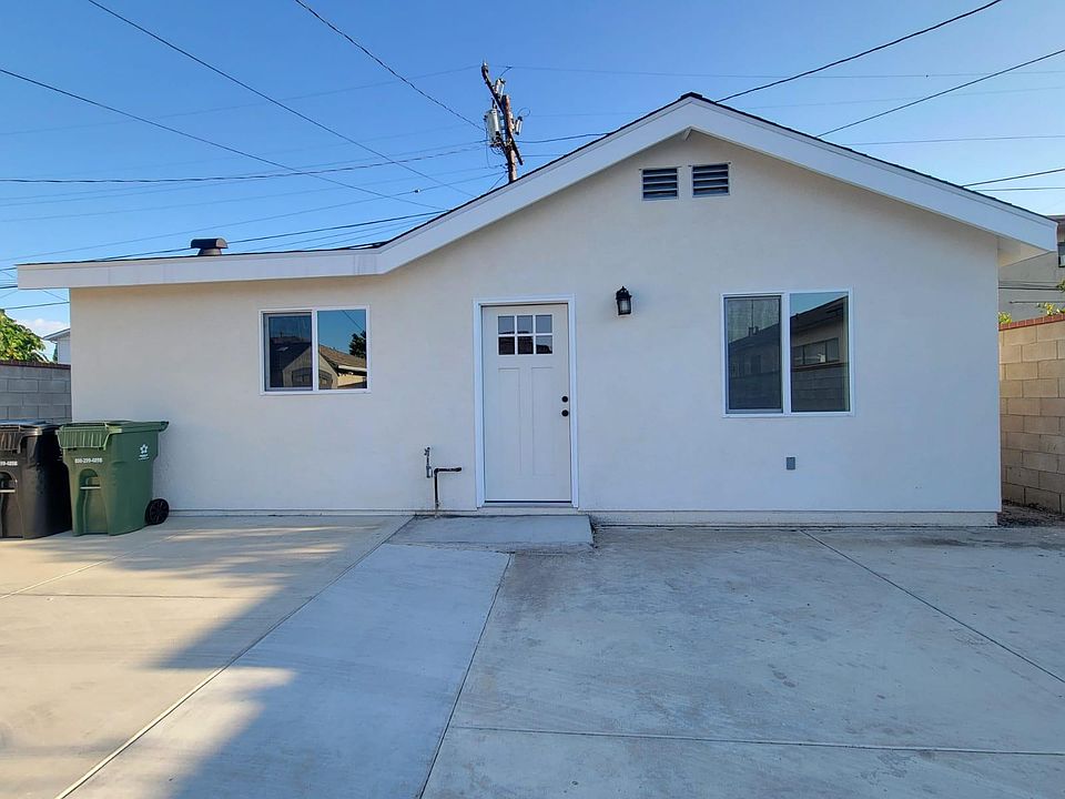1st image of 4940 W 118th Pl #B