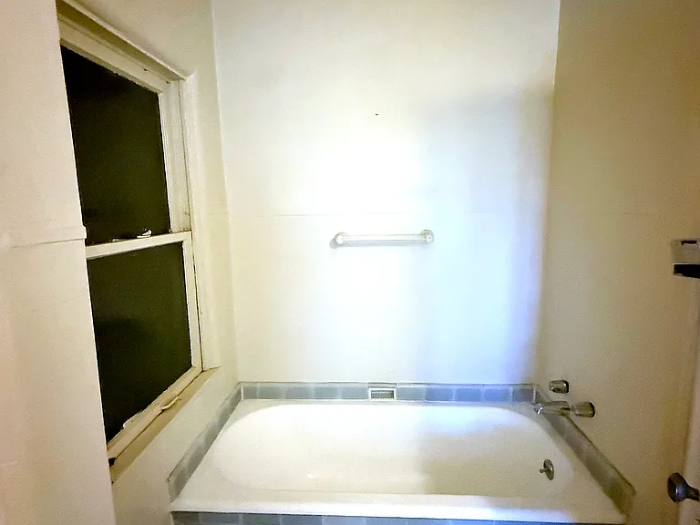 6626 Franklin Ave #210 — Photo 10