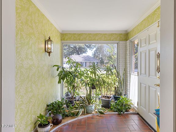 5th image of 728 Alonda Dr