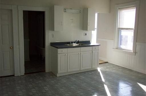 4th image of 11 Glenwood St
